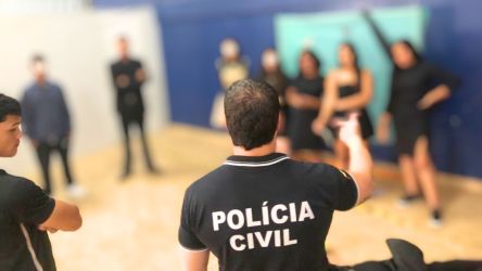Polícia Civil comprometida com a prevenção à violência e a demonstrar o papel do policial na sociedade.