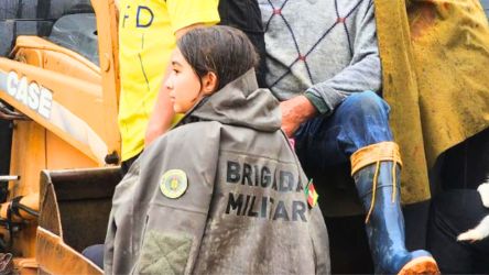 Brigadianos e Bombeiros merecem ajuda.