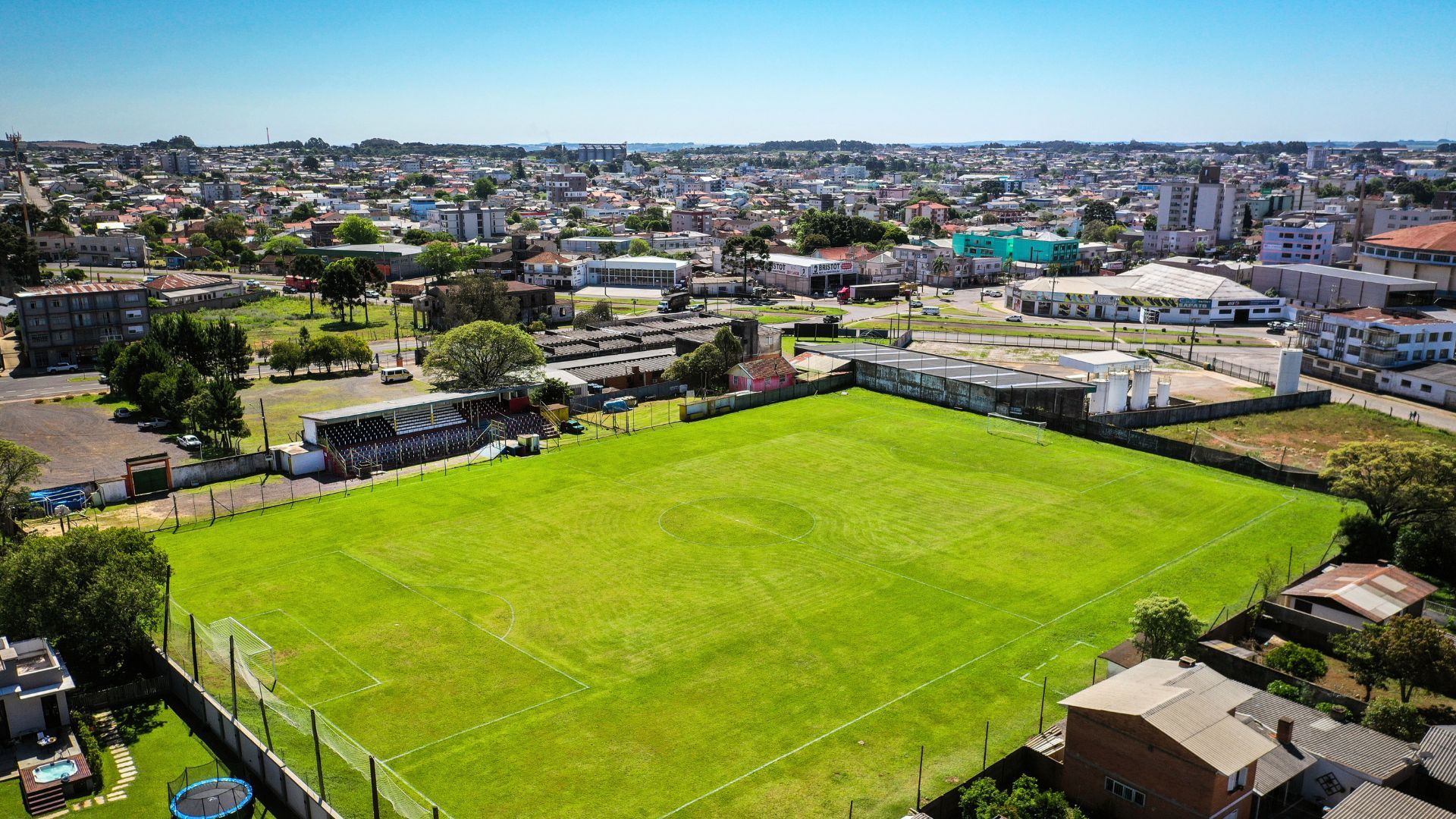 Diário de Vacaria - Estádio Municipal Francisco Guerra Será Substituído por Nova Escola de Educação Infantil