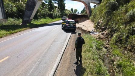 PATRAM de Vacaria investiga potencial dano ambiental após acidente com caminhão