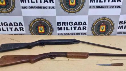 Homem é preso por agredir mãe e porte ilegal de armas em Campestre