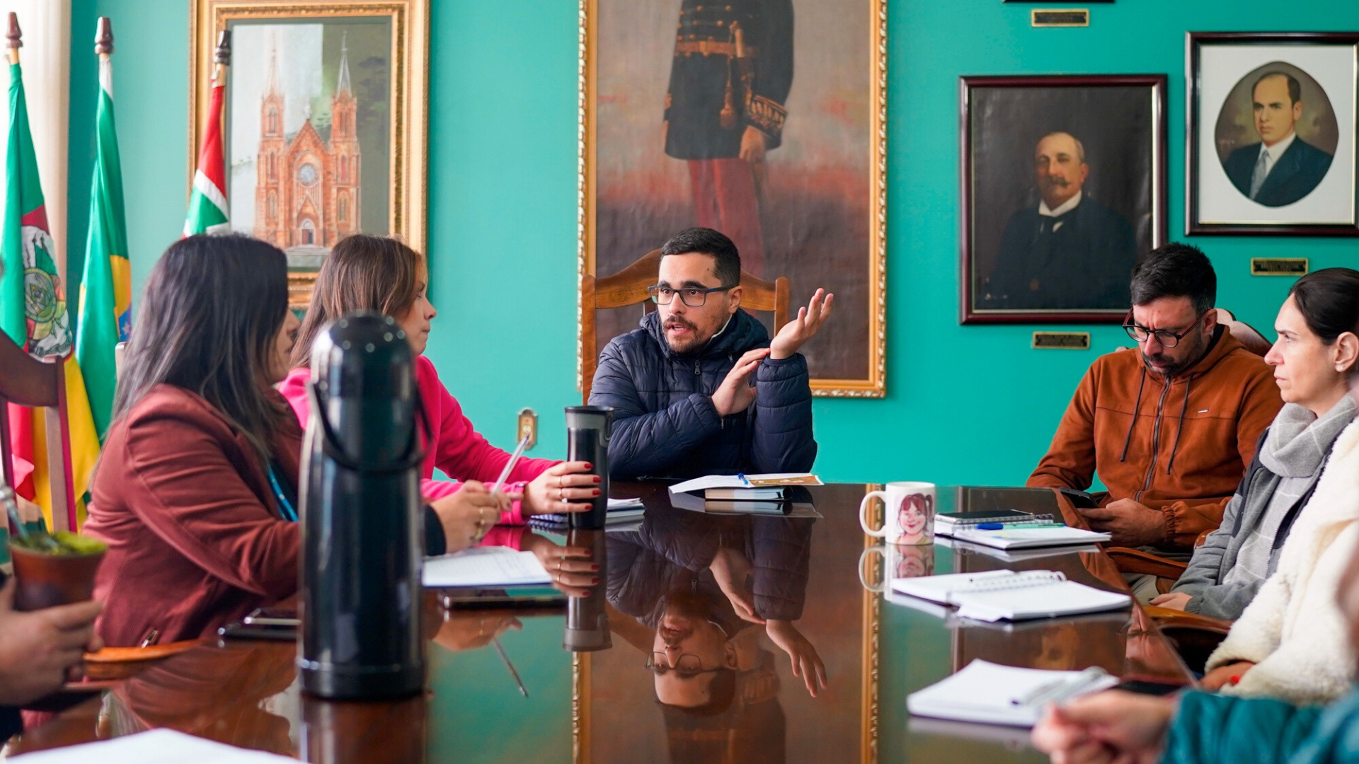 Projeto de Arboriza&ccedil;&atilde;o integra alunos no plantio de &aacute;rvores no CAT