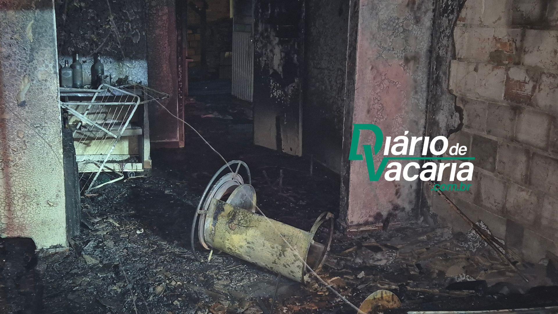 Inc&ecirc;ndio Destr&oacute;i Resid&ecirc;ncia