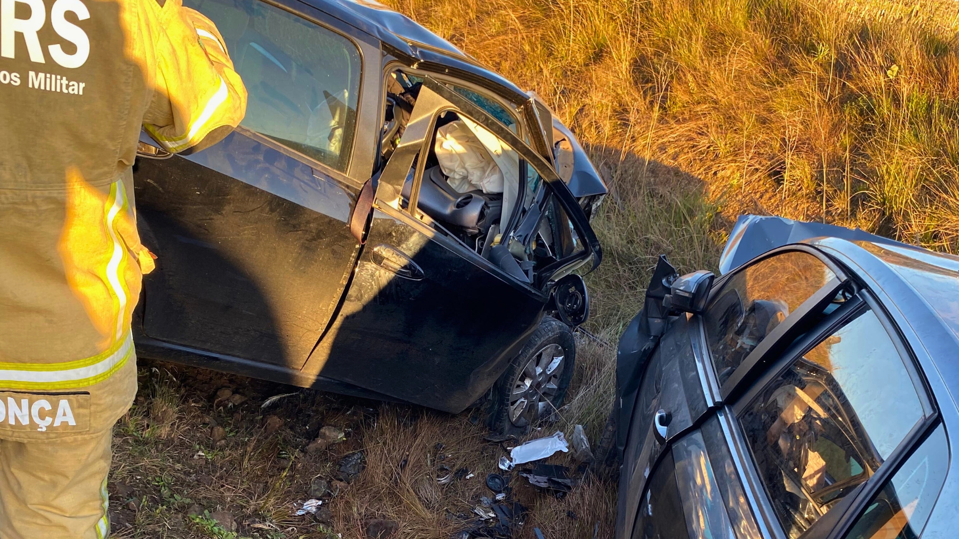 Colis&atilde;o grave deixa dois mortos e outras duas pessoas feridas