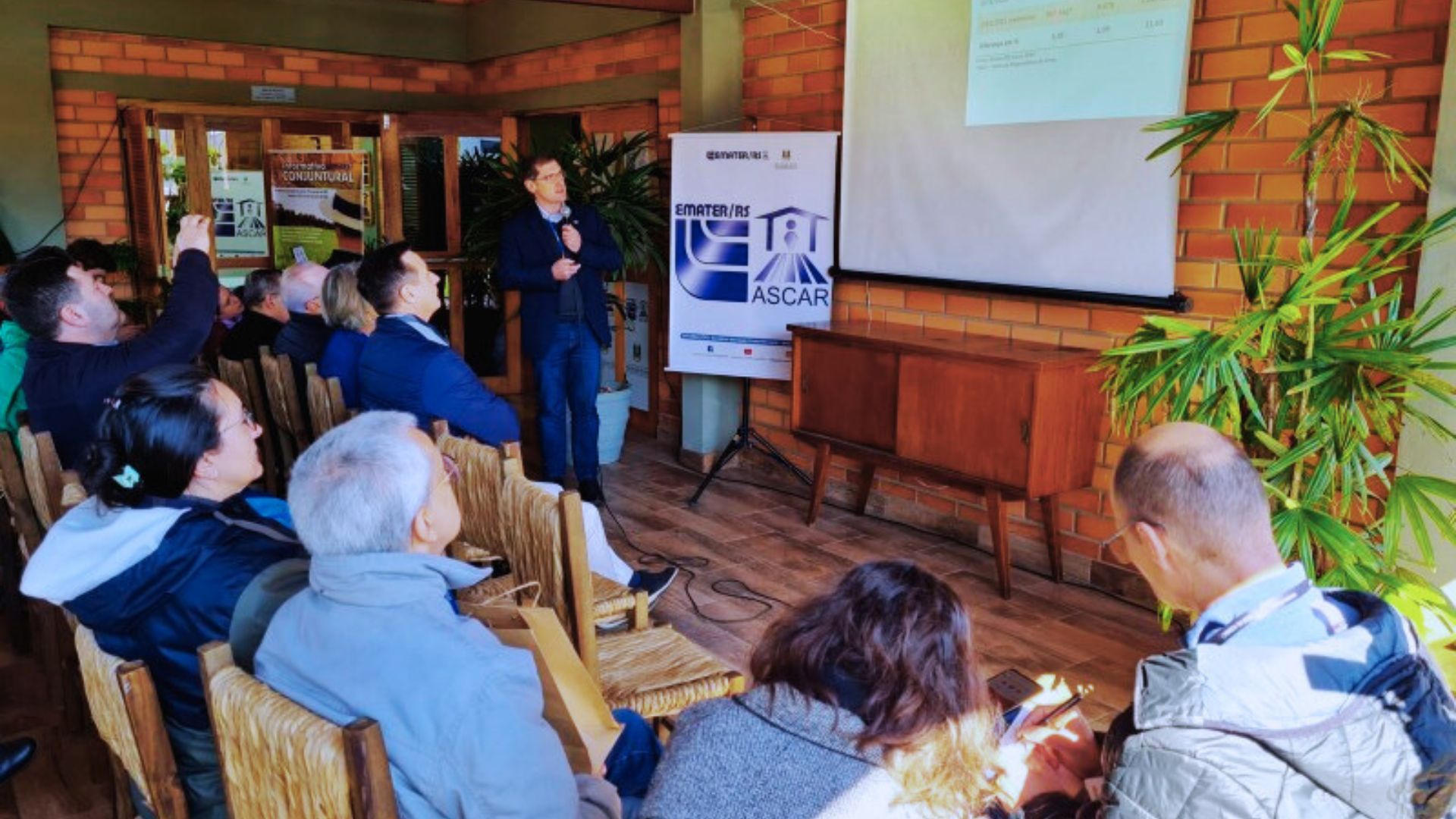 Diretor t&eacute;cnico da Emater/RS, Claudinei Baldissera, apresenta as estimativas iniciais da Safra de Ver&atilde;o do RS.