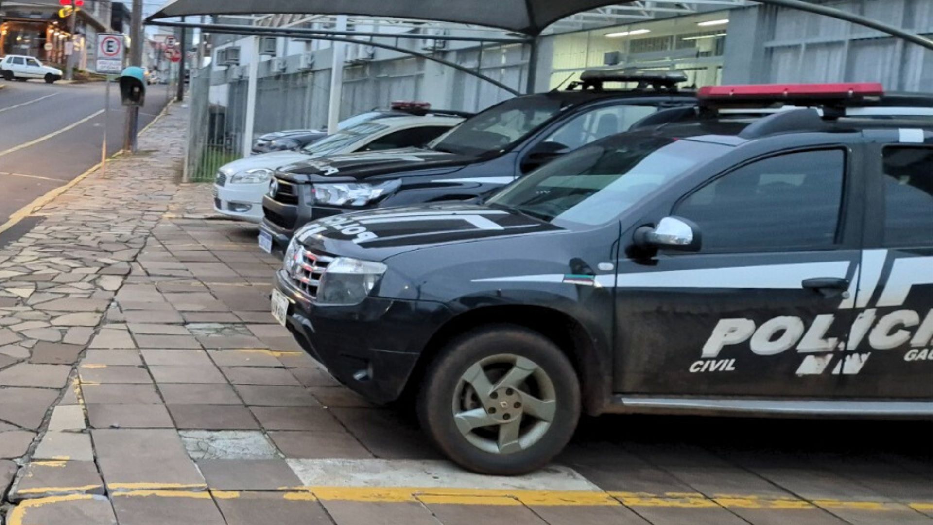 Pol&iacute;cia CIvil