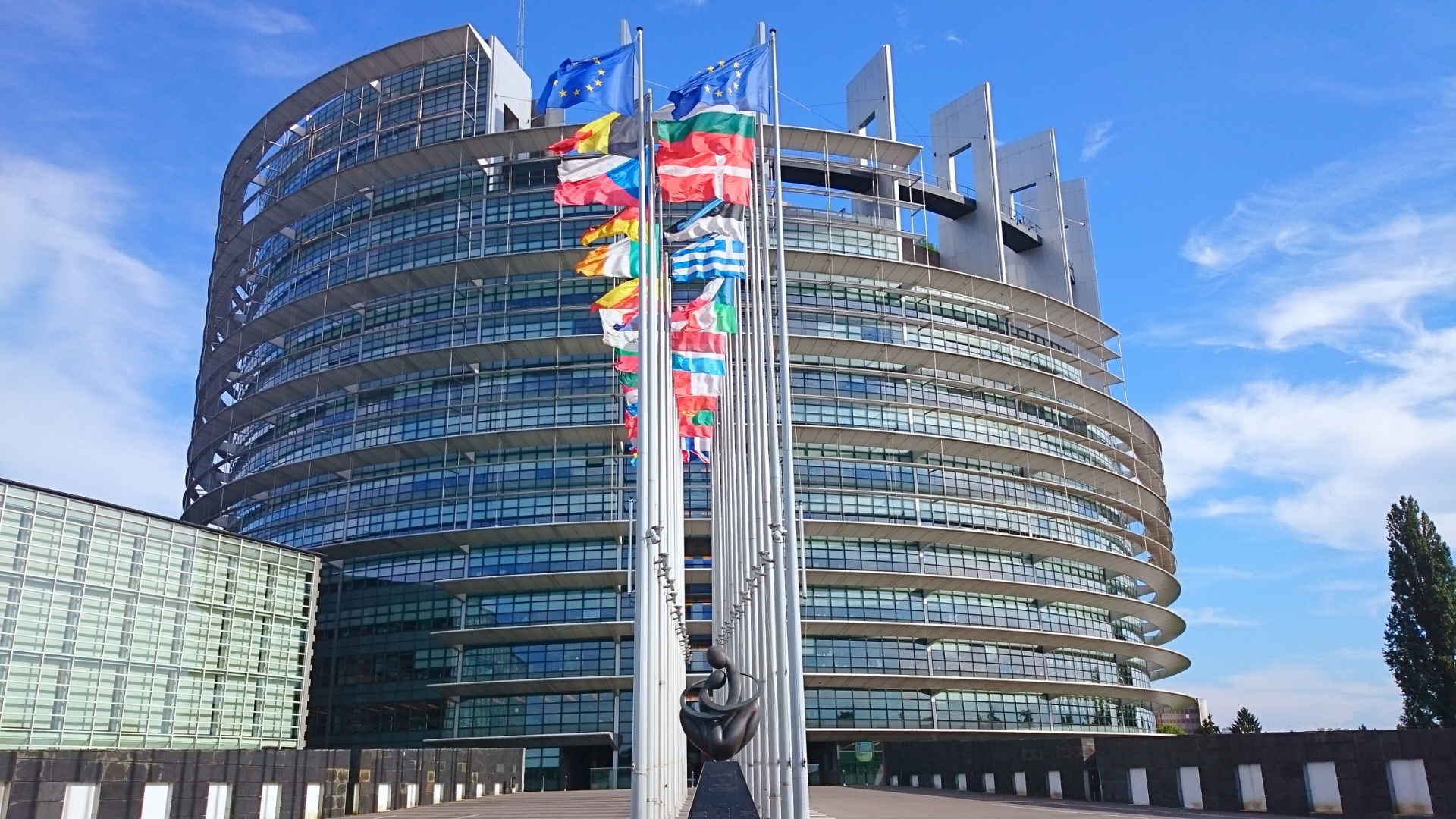 Uni&atilde;o Europeia implementa primeira legisla&ccedil;&atilde;o de IA e define novos padr&otilde;es globais