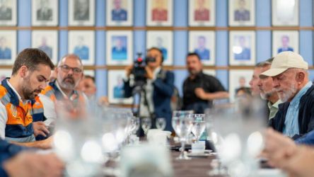 Governador e presidente Lula se reúnem para discutir situação no RS