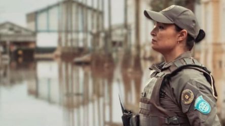 Ningu&eacute;m fica para tr&aacute;s, uma resposta do comando