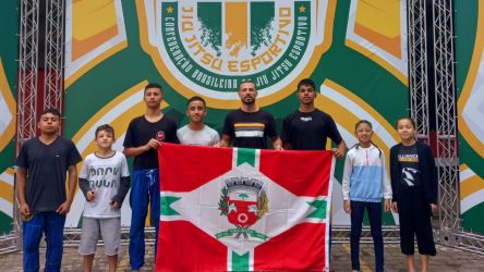 Crian&ccedil;as de Vacaria vencem Campeonato Brasileiro de Jiu Jitsu